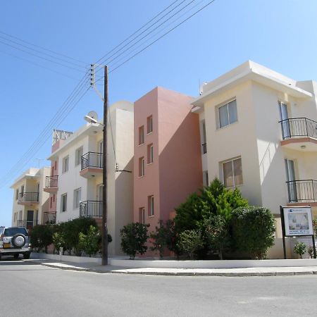 Athena And The Owl Beachside Apt Paphos Exteriör bild