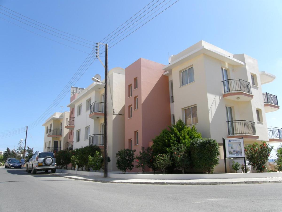 Athena And The Owl Beachside Apt Paphos Exteriör bild