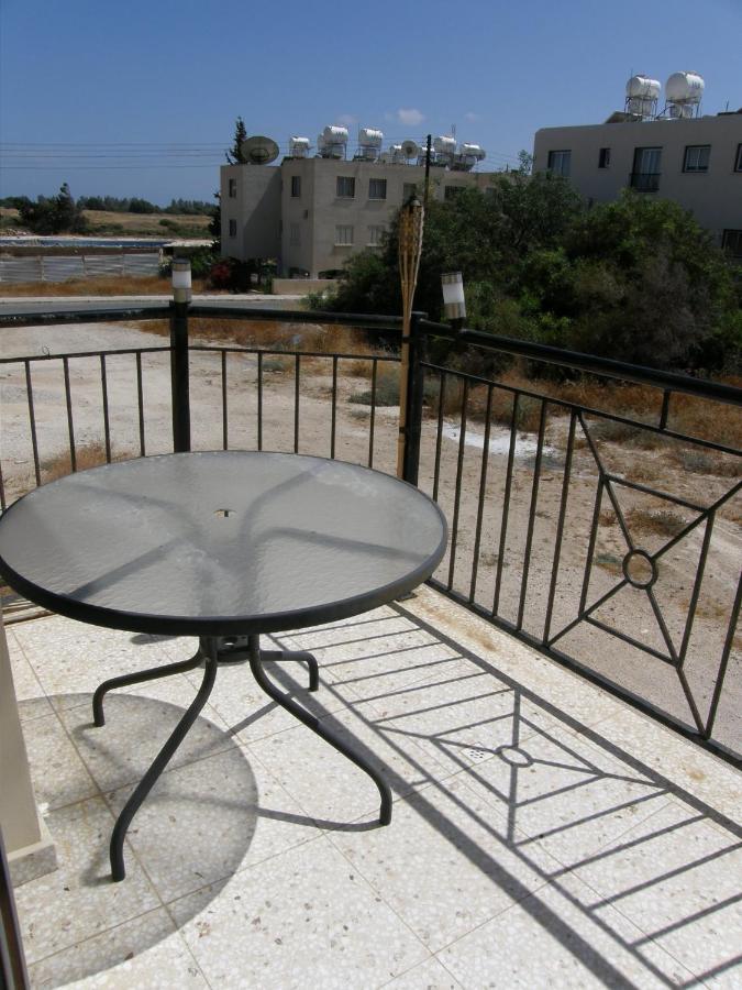 Athena And The Owl Beachside Apt Paphos Exteriör bild